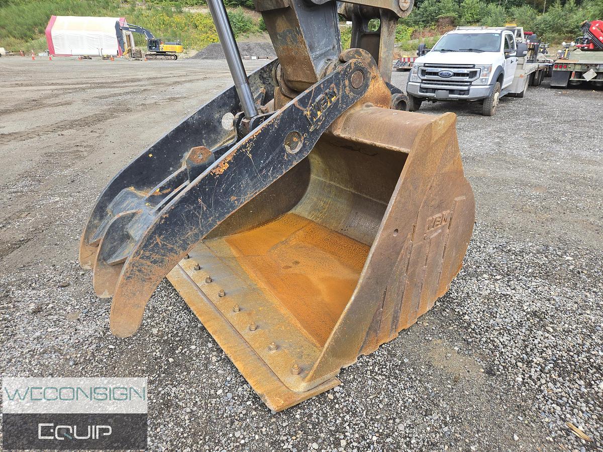 Used 2007 John Deere 240D Excavator