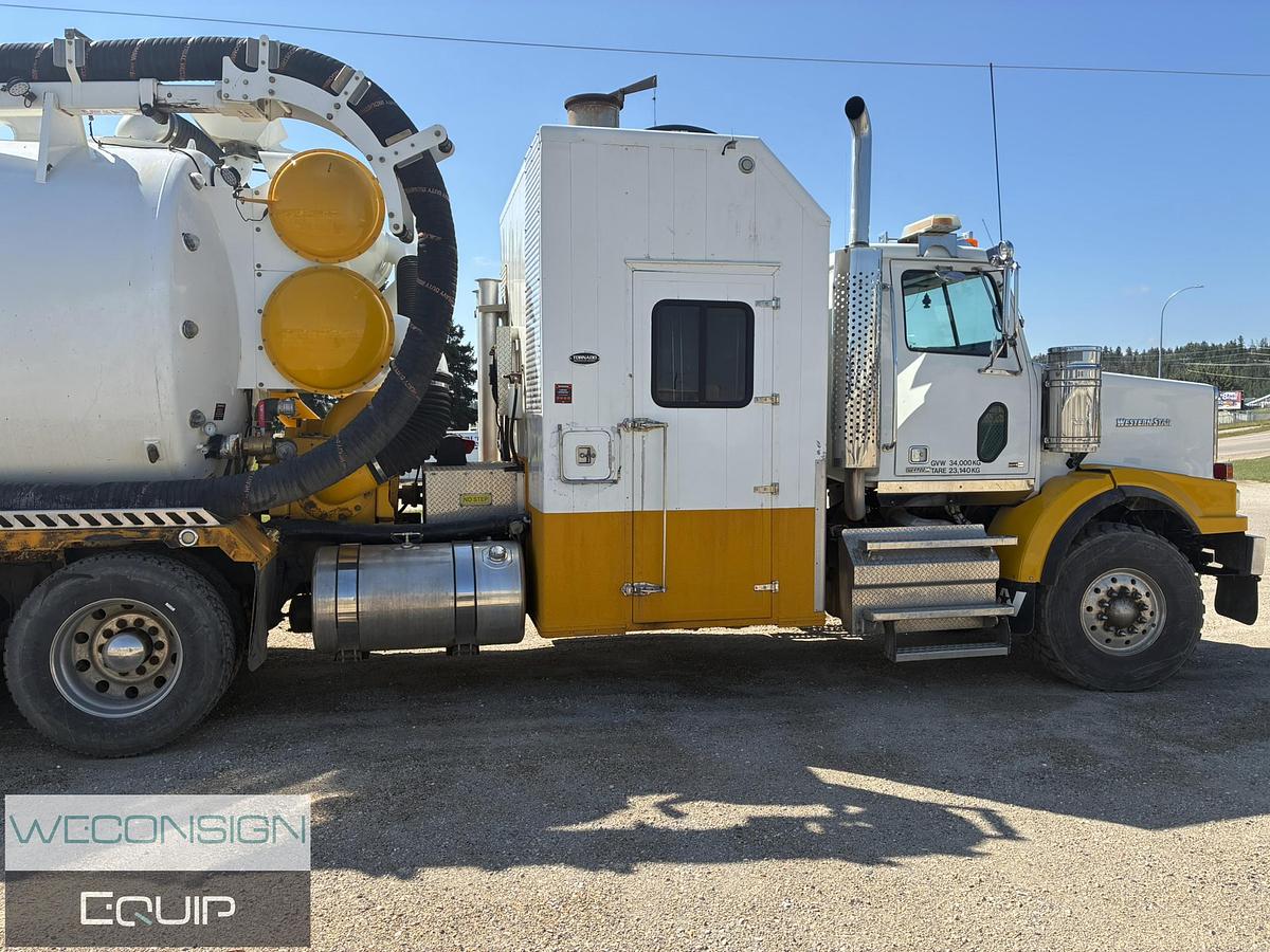 Used 2013 Western Star 4900SB