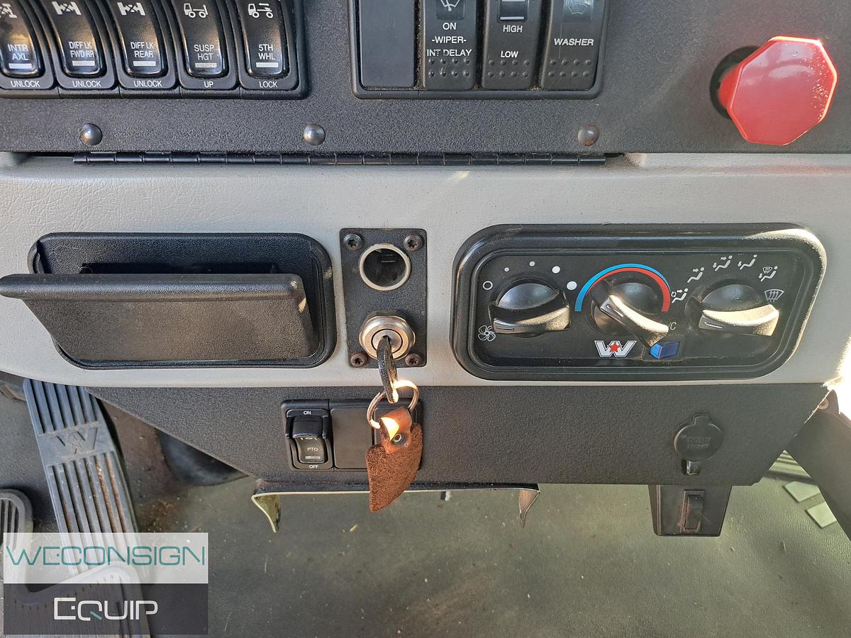 Used 2017 Western Star 4900SF