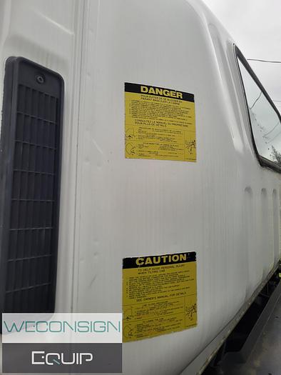 Used 2011 Isuzu NPR 18' Box/Van