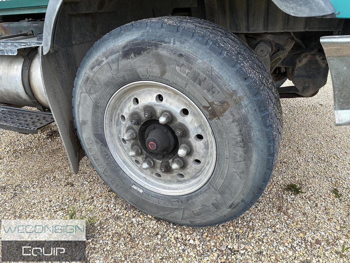 Used 2002 International 7400 SBA 6X4 Potable Water Truck