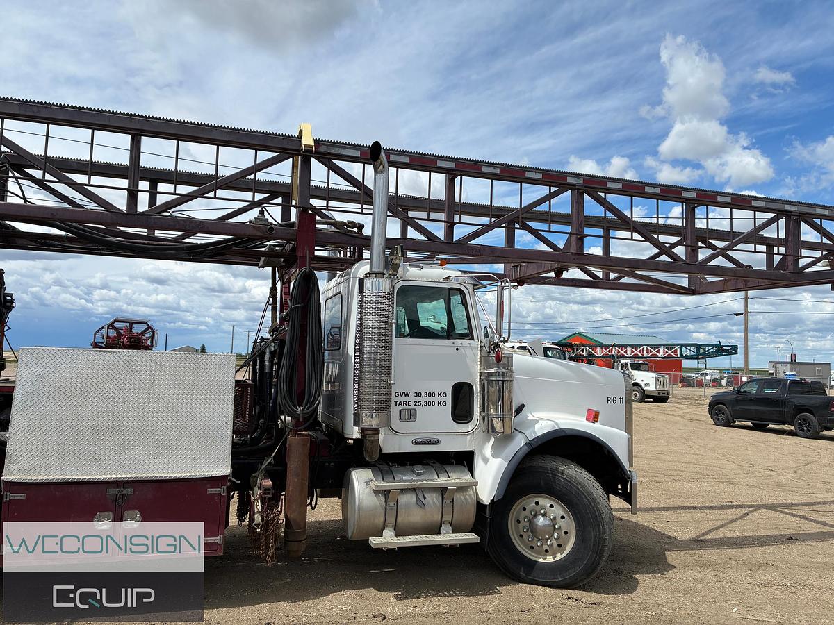 Used 2004 Freightliner FLD120 Snubbing Rig Truck