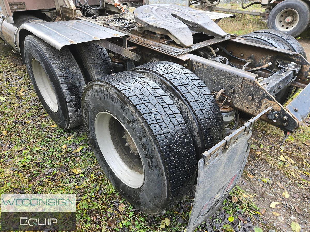 Used 2009 Kenworth W900L TA Sleeper Truck Tractor