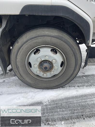 Used 2002 Nissan 2500 – Pavement Marking Vocational Truck