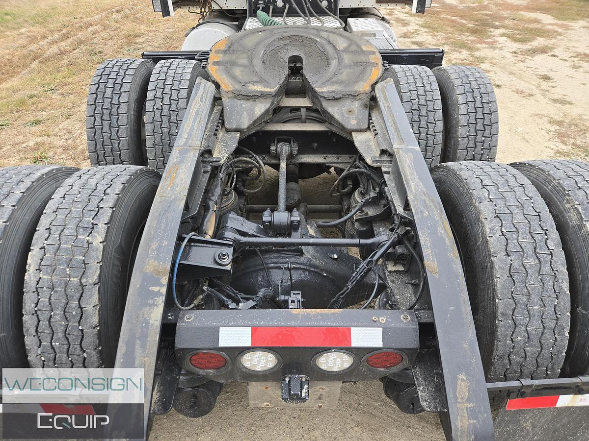 Used 2006 Kenworth W900B Sleeper Truck Tractor