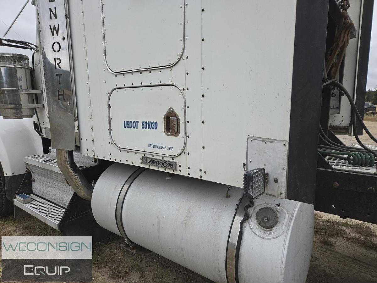 Used 2006 Kenworth W900B Sleeper Truck Tractor