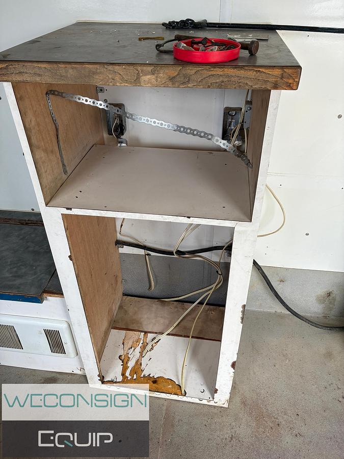 Used 2007 Wells Cargo Enclosed Doghouse Trailer