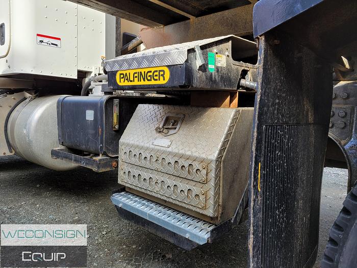 Used 2019 Peterbilt 367 Tandem Roll Off Truck