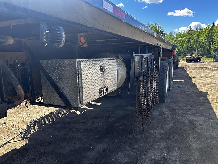 Used 2013 Western Star 6900XD Bed/Deck Truck