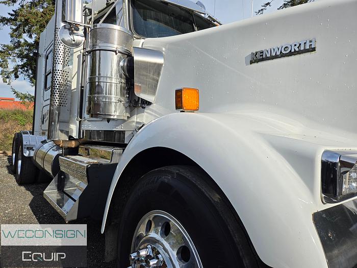 Used 2011 Kenworth W900L