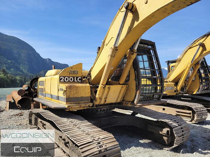 Used 2001 John Deere 200LC Excavator