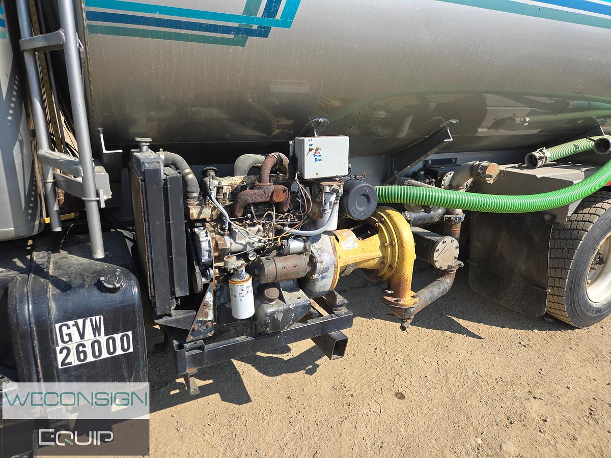 Used 1997 International 4,000 Gallon Water Truck