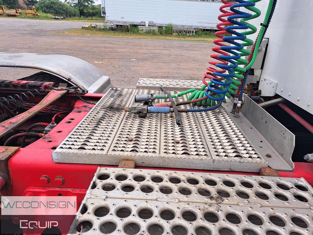 Used 2021 Peterbilt 389 Long Nose