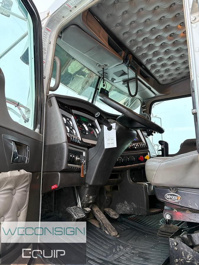 Used 2019 Kenworth T800 Winch Truck