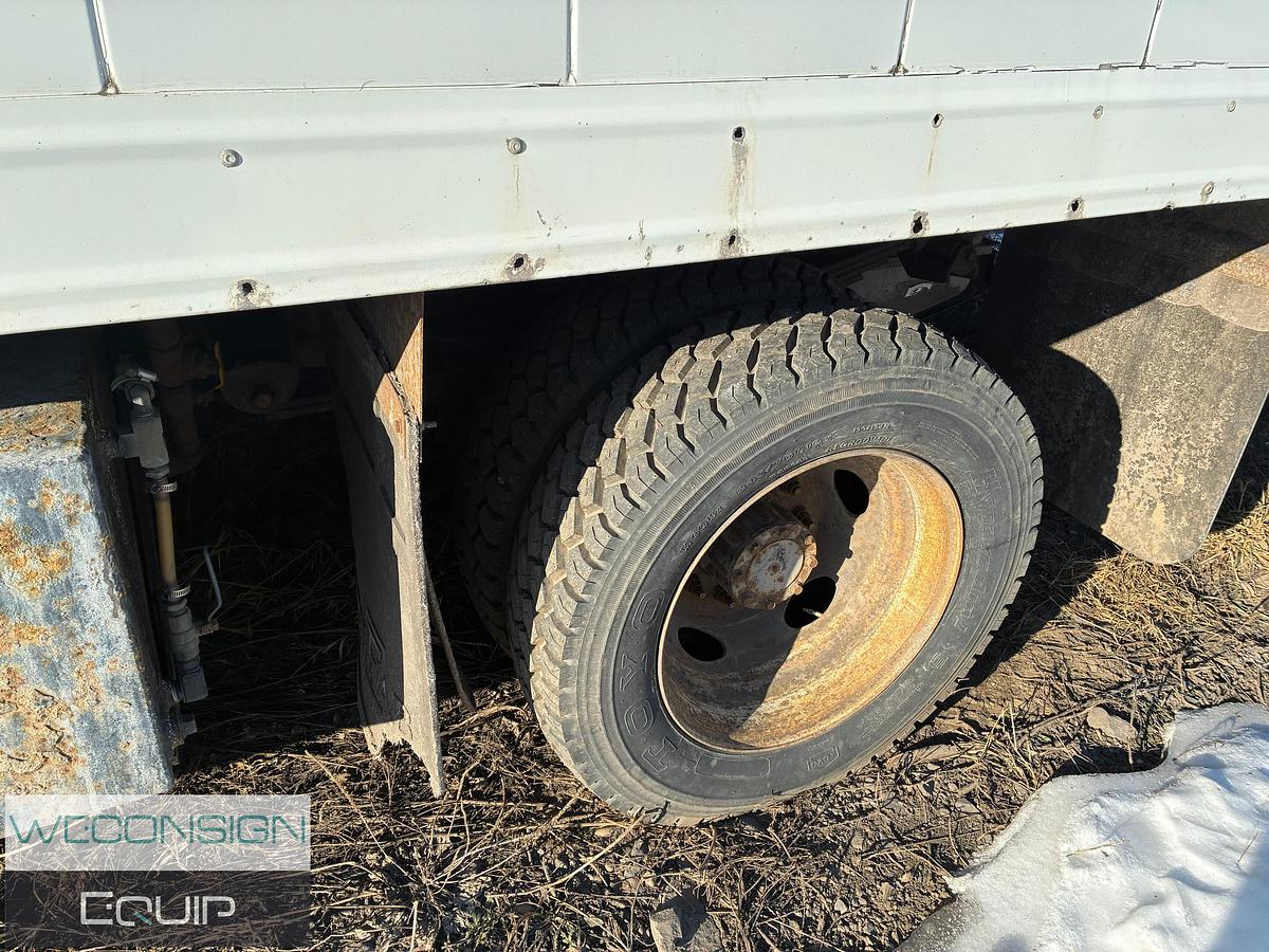 Used 2015 Ford F-550 Extended Cab Lube Truck