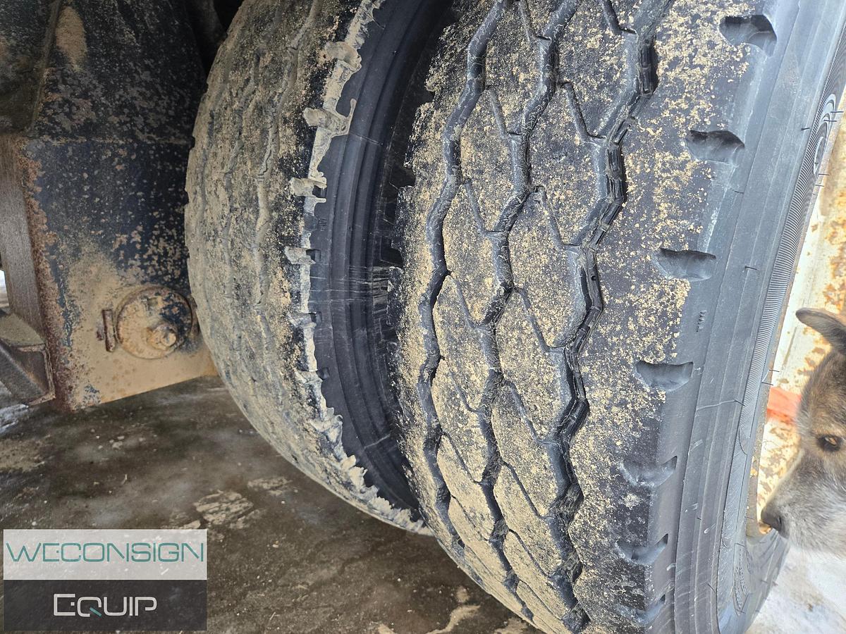 Used 2003 Knight 40T Scissorneck Lowbed