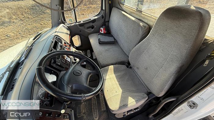 Used 2014 Freightliner M2 Tow Truck