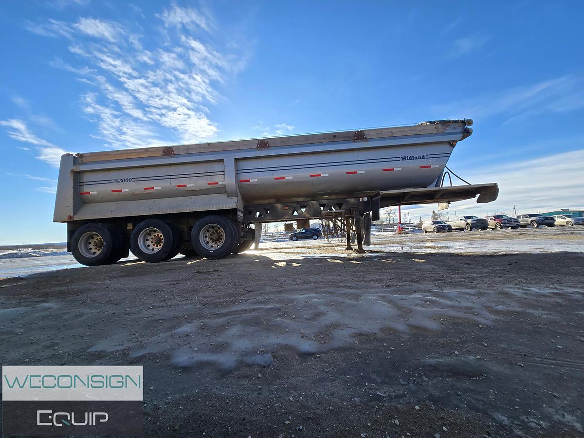 Used 2013 Midland 32'