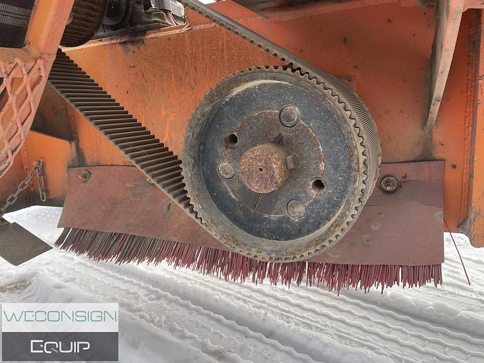 Used 2002 Nissan 2500 – Pavement Marking Vocational Truck