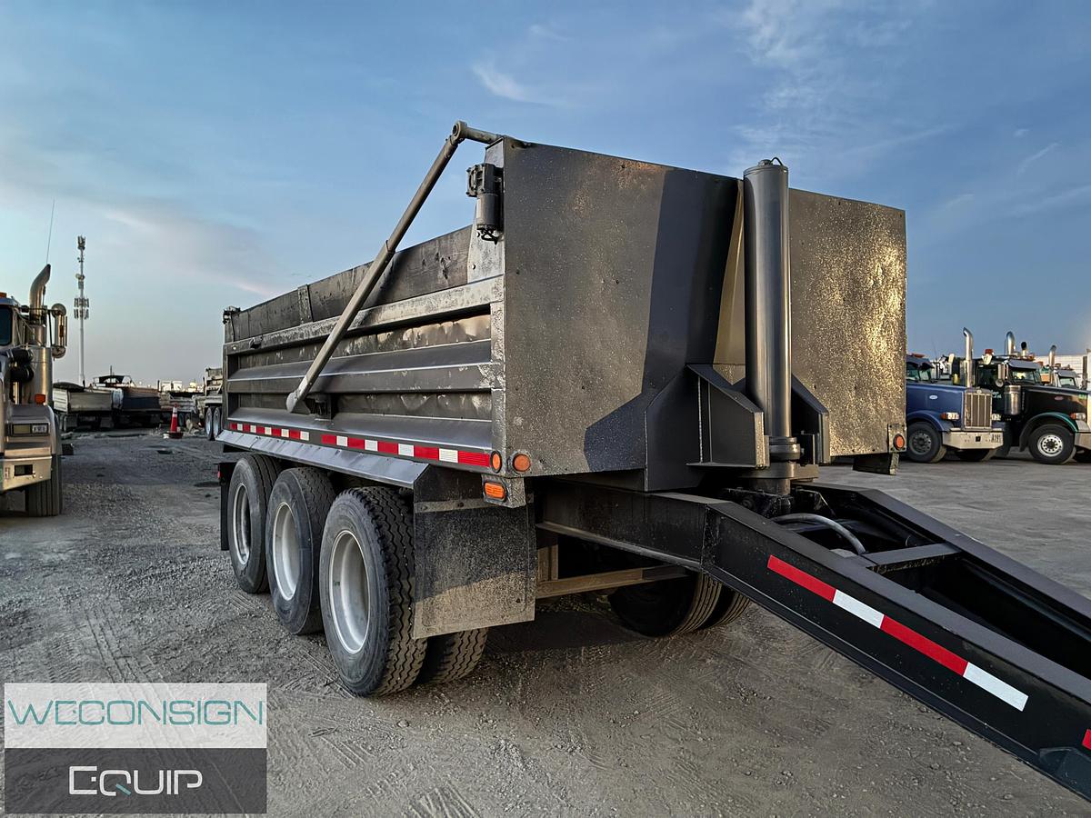 Used 2005 Kenworth T800B Dump Truck