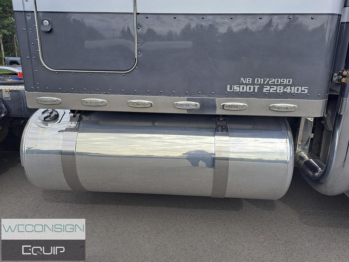 Used 2022 Peterbilt 389