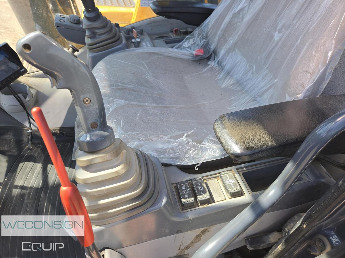 Used 2017 John Deere 250G LC Hydraulic Excavator