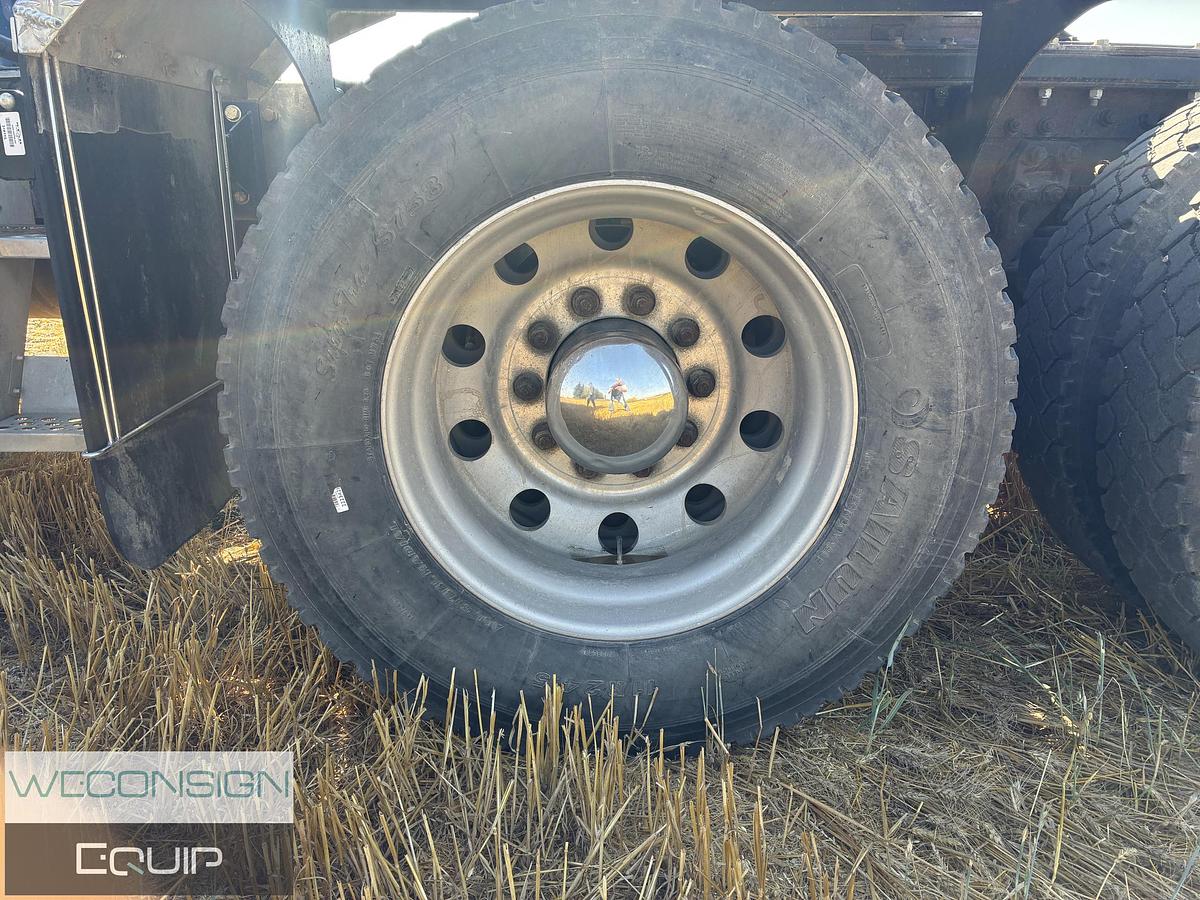 Used 2005 Kenworth T800 Sleeper Tractor