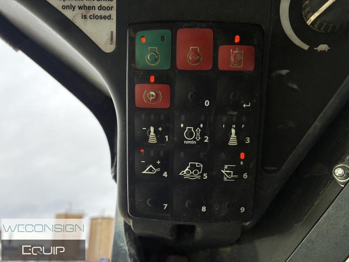 Used John Deere 324G Skid Steer