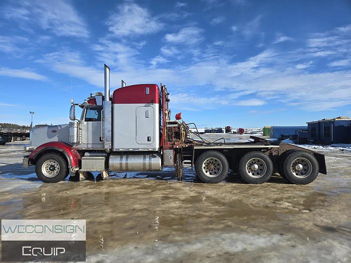 Used 2013 Peterbilt 367 Sleeper Winch Truck