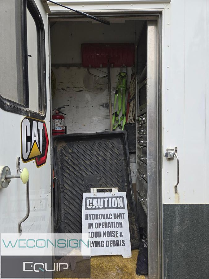 Used 2015 Peterbilt Tri-Axle Hydrovac