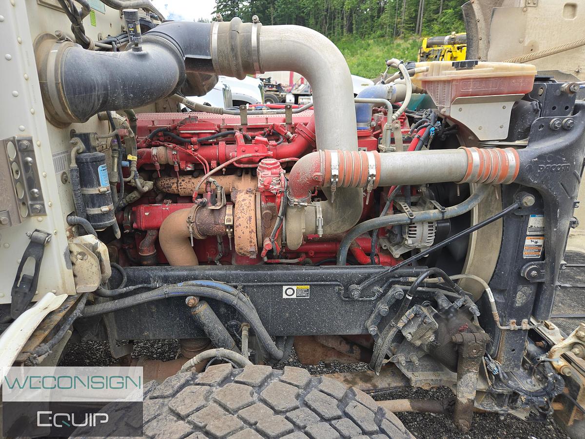 Used 2015 Peterbilt Tri-Axle Hydrovac