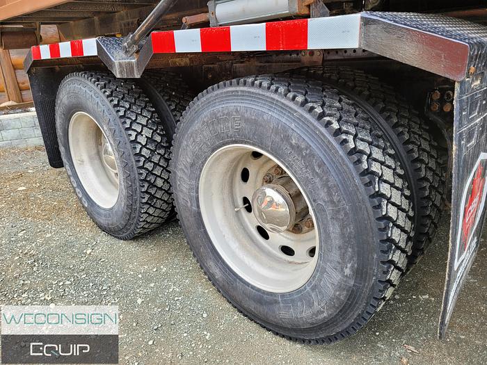 Used 2019 Peterbilt 367 Tandem Roll Off Truck