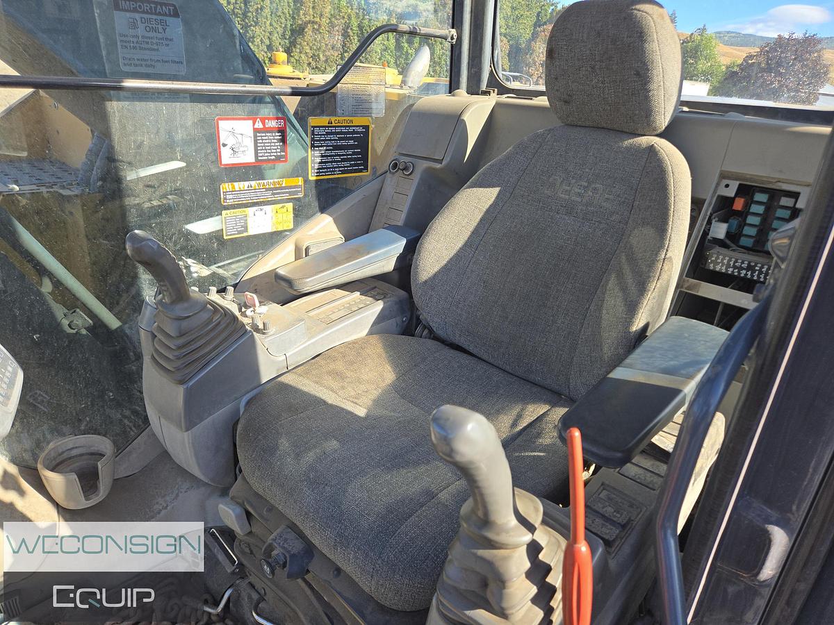 Used 2011 John Deere 225D LC