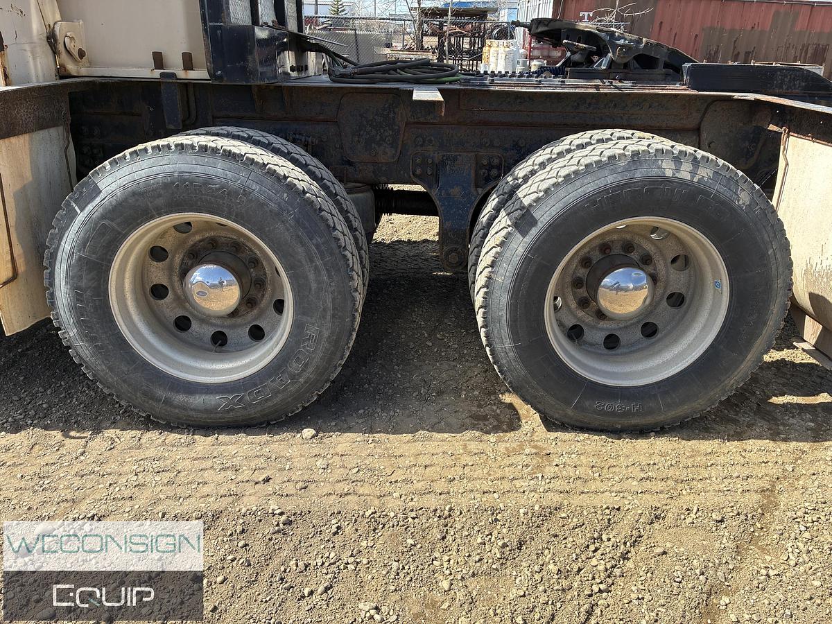 Used 2015 Kenworth T880 Crane Truck