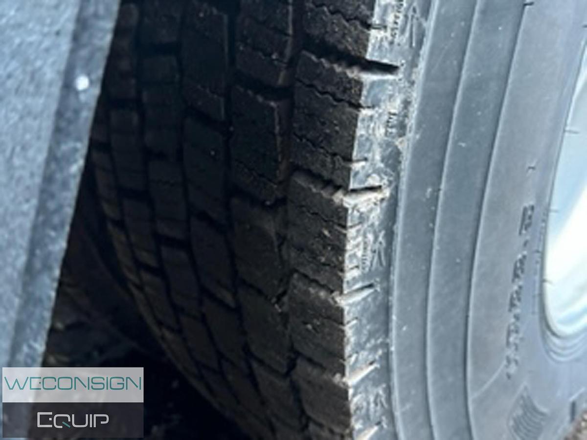 Used 1995 Freightliner FL106