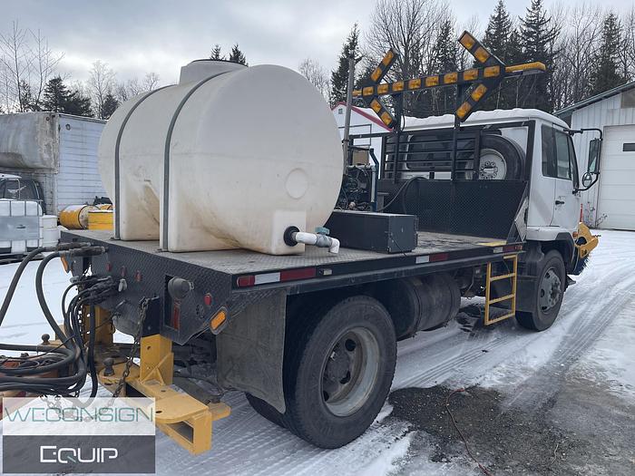 Used 2002 Nissan 2500 – Pavement Marking Vocational Truck