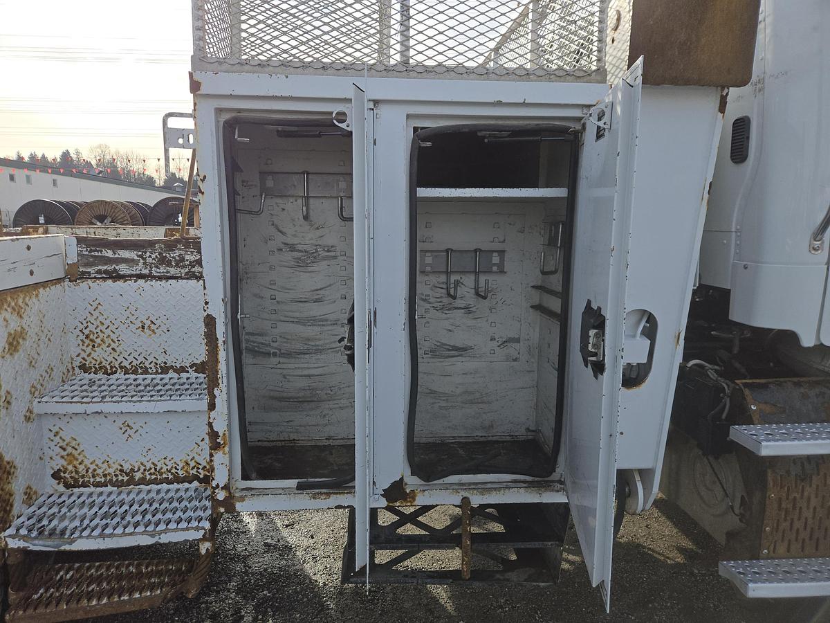 Used 2013 Freightliner 114SD TA Digger Truck