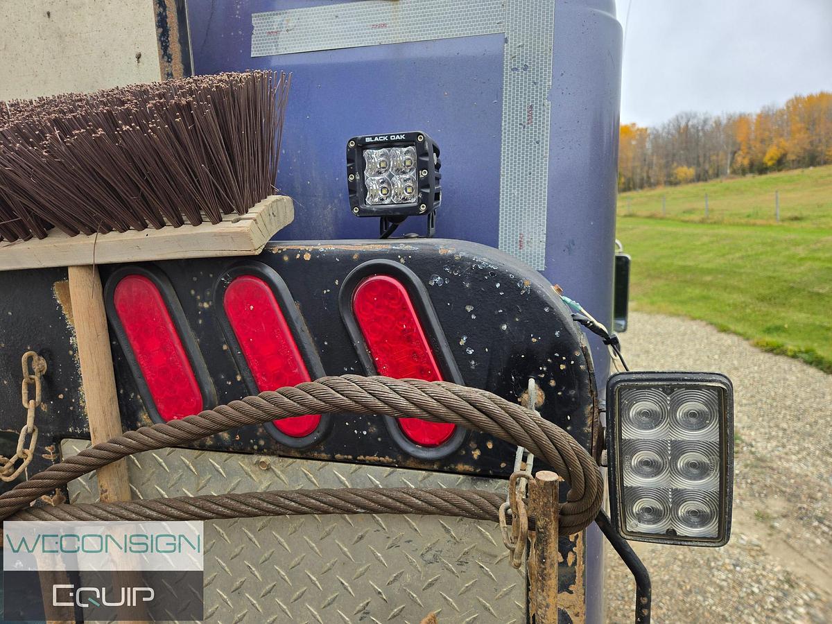 Used 2004 Kenworth T800 Winch Truck