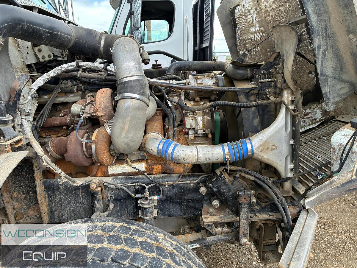 Used 2005 Freightliner FLD120SD Snubbing Rig Truck