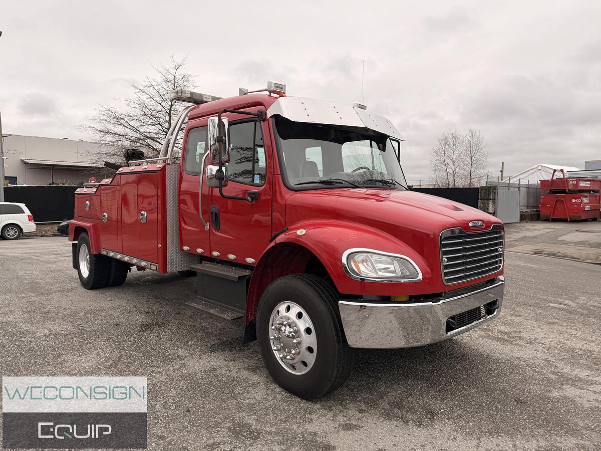 Used 2014 Freightliner M2106 Tow Truck/ Wrecker Truck