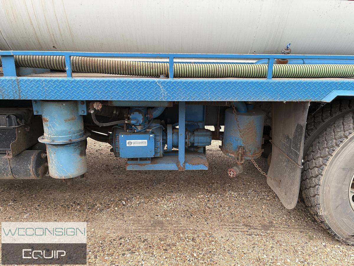 Used 2009 International 4400SBA 4x2 Vacuum Truck