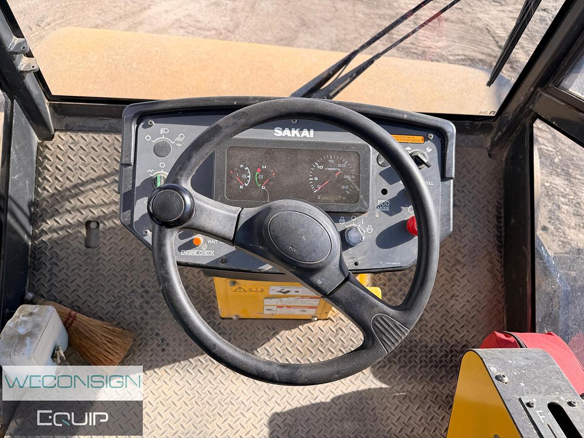 Used 2014 Sakai SV540T 84" Compactor