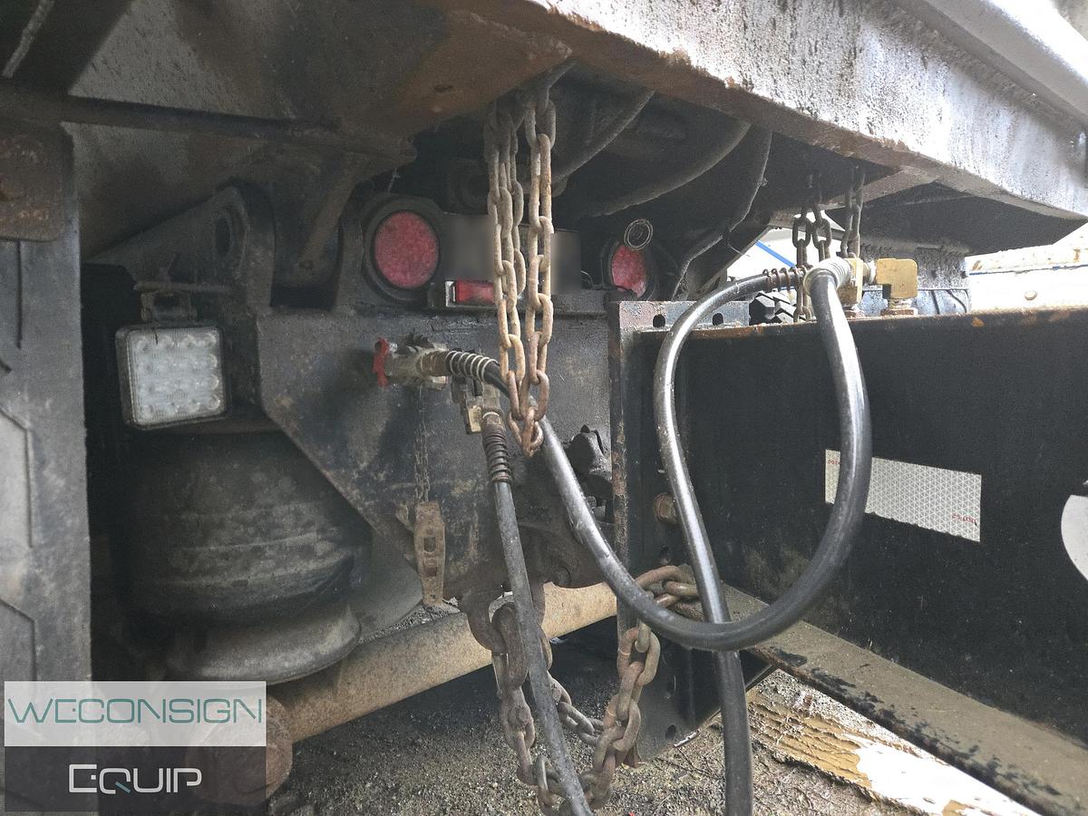 Used 2004 Kenworth T800B TA Dump Truck