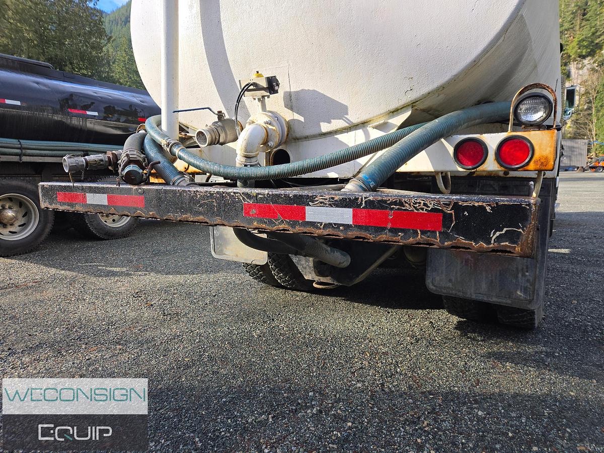 Used 1996 Mack CH613 TA Water Truck