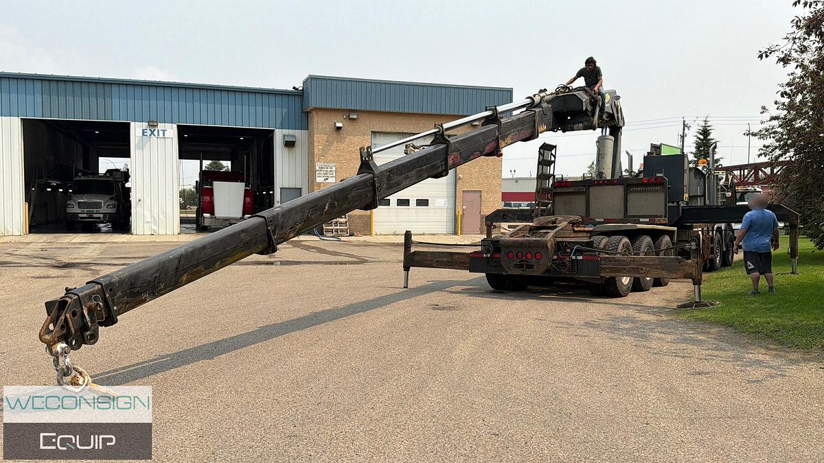 Used 2007 Freightliner FLD120SD 35 Ton Knuckle Boom Truck