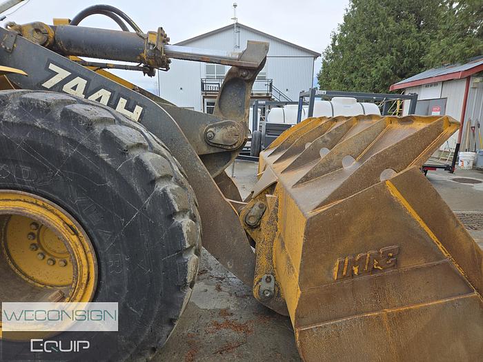Used 2001 John Deere 744H Wheel Loader