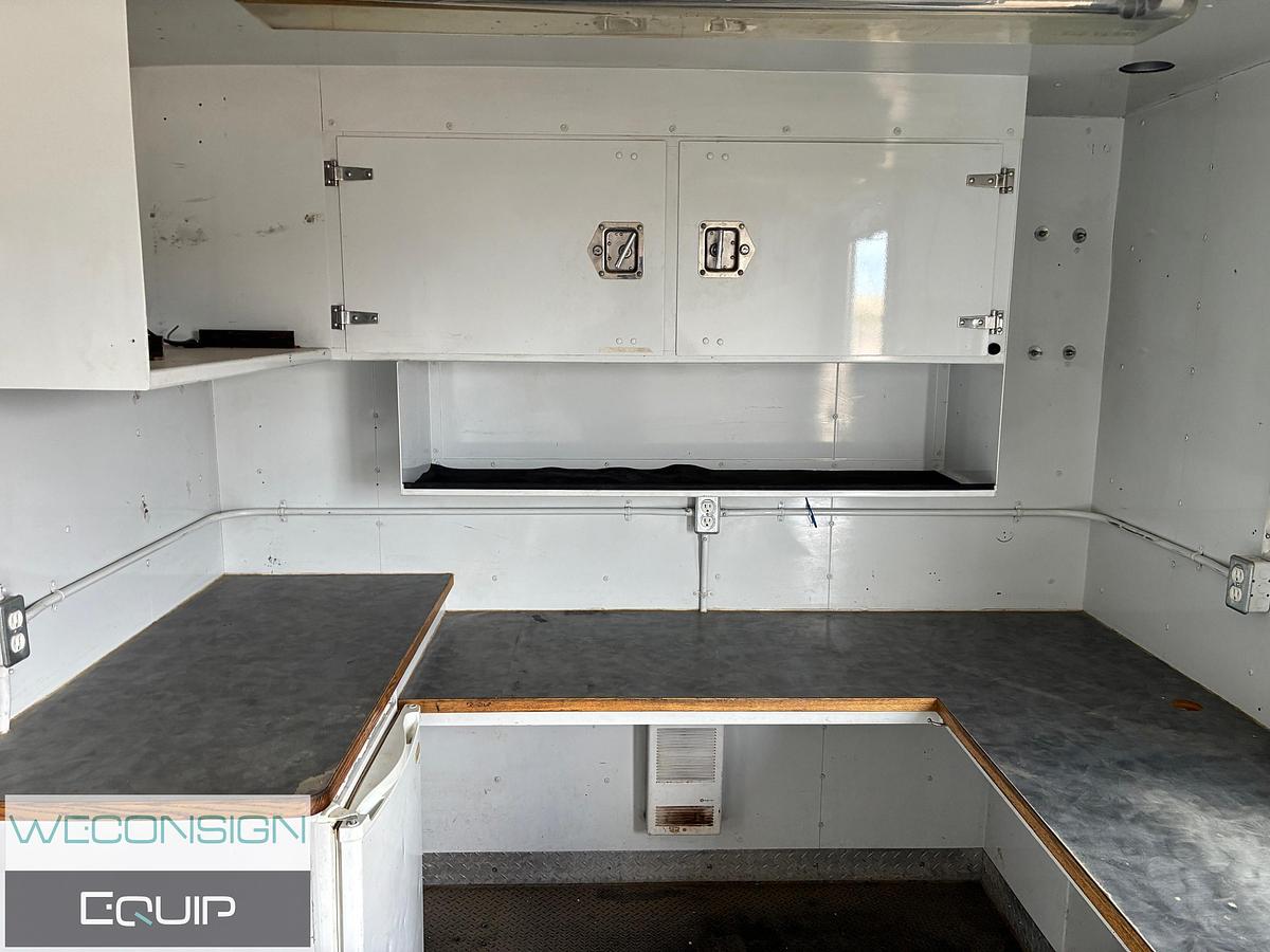 Used 2007 Wells Cargo Enclosed Doghouse Trailer