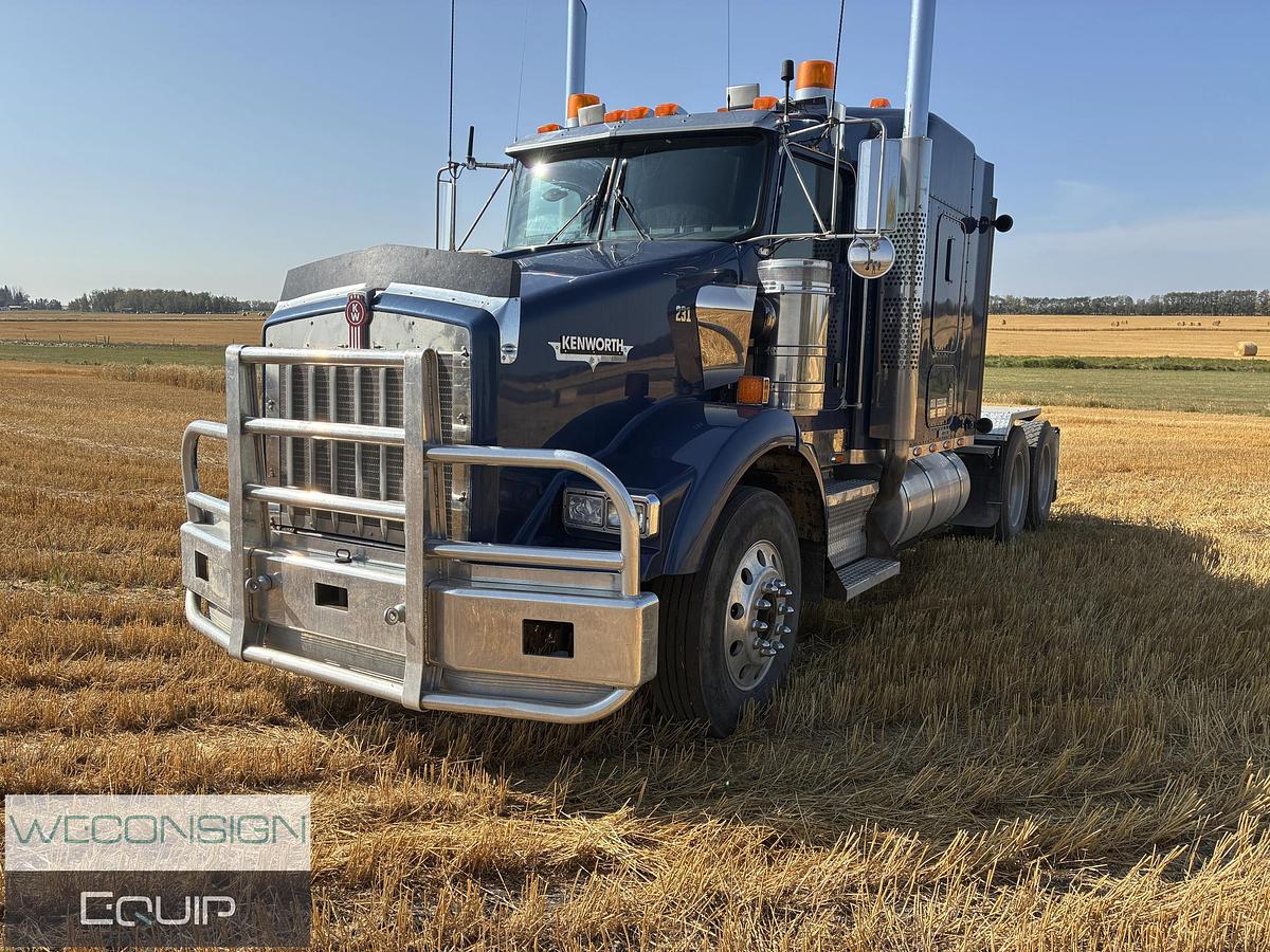 Used 2005 Kenworth T800 Sleeper Tractor