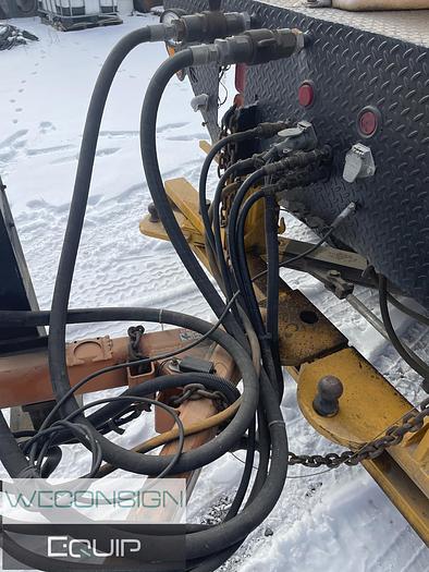 Used 2002 Nissan 2500 – Pavement Marking Vocational Truck