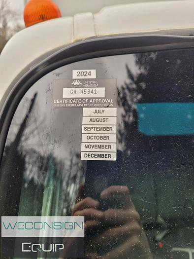 Used 2011 Isuzu NPR 18' Box/Van